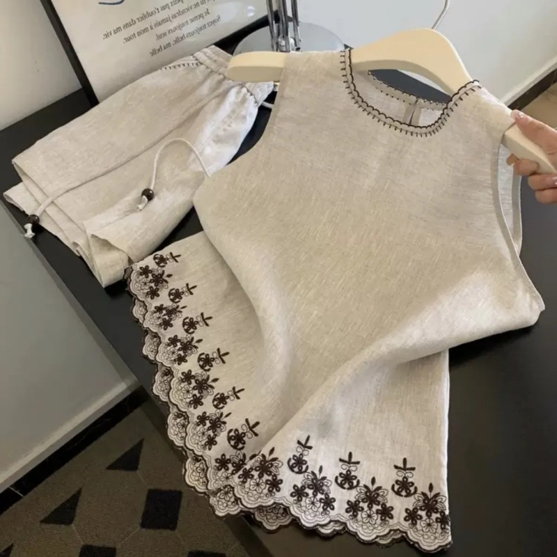 Embroidery Simple - Simple Old Money Style Cotton and