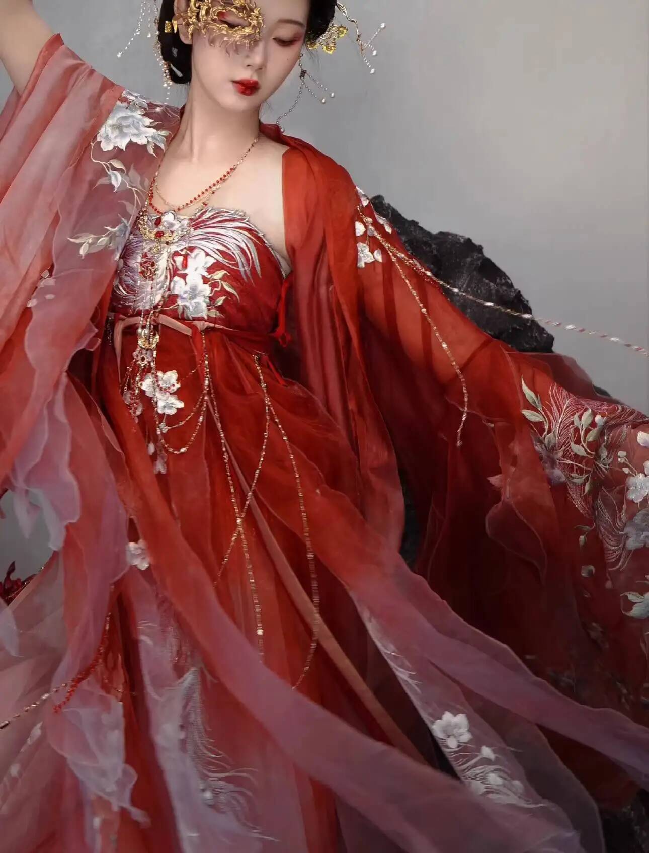 Women In Hanfu Heavy Embroider - Embroidery Dress review and price